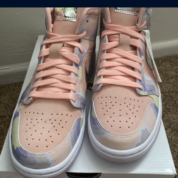 Women's Nike Air Jordan 1 Mid SE